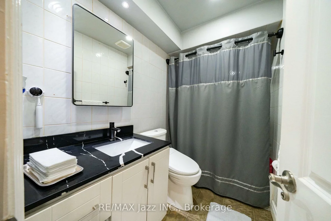 12, Warnsworth, West Hill, Toronto