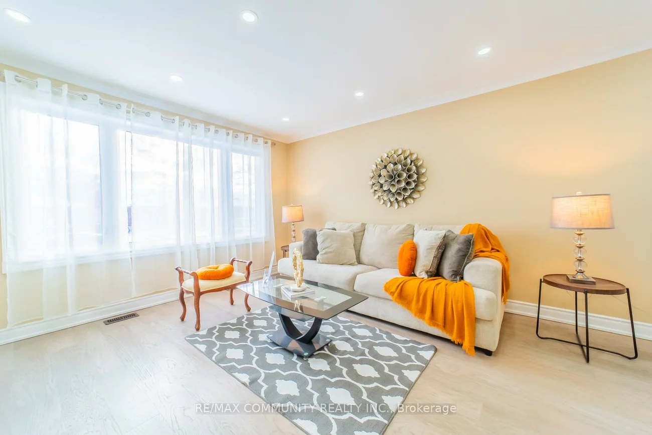 45, Barrymore, Bendale, Toronto