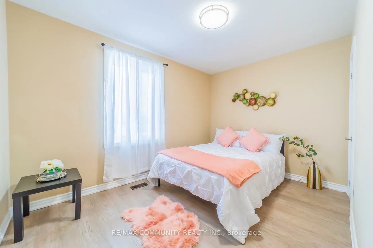 45, Barrymore, Bendale, Toronto