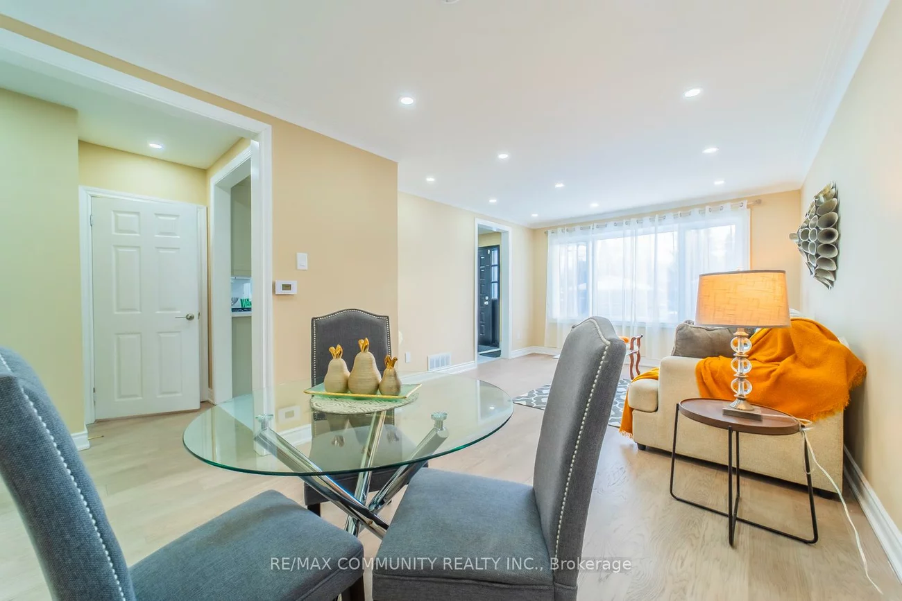 45, Barrymore, Bendale, Toronto