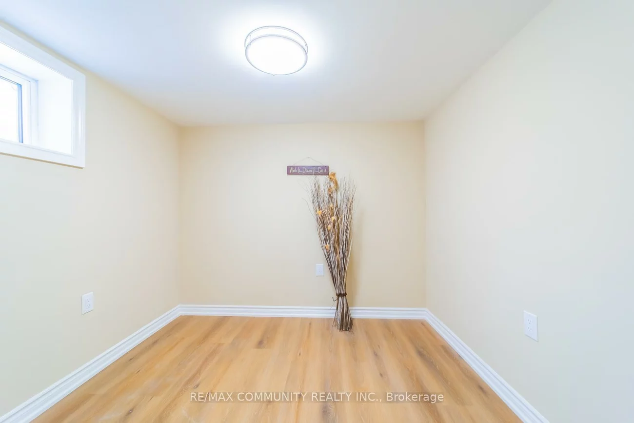 45, Barrymore, Bendale, Toronto