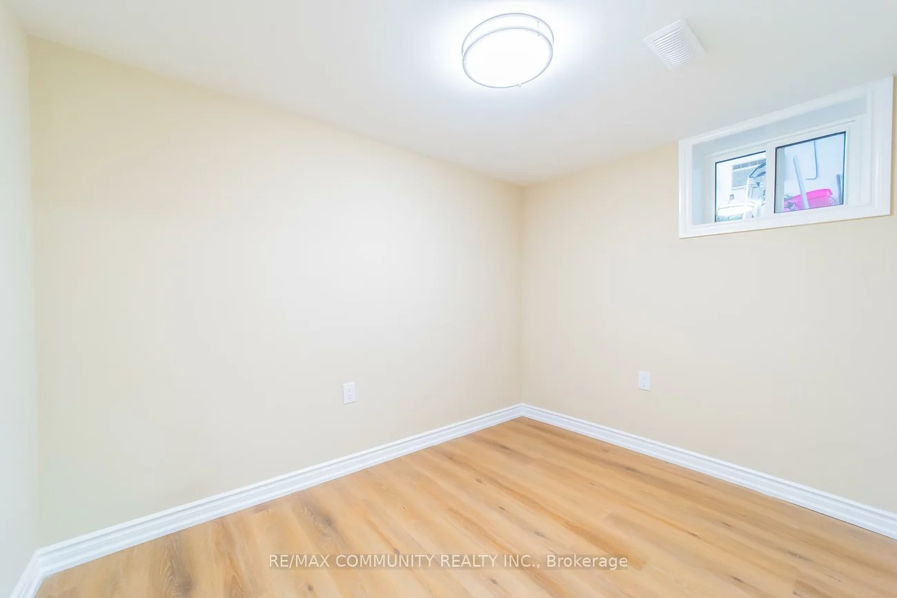 45, Barrymore, Bendale, Toronto