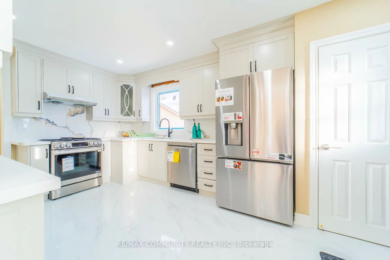 45, Barrymore, Bendale, Toronto
