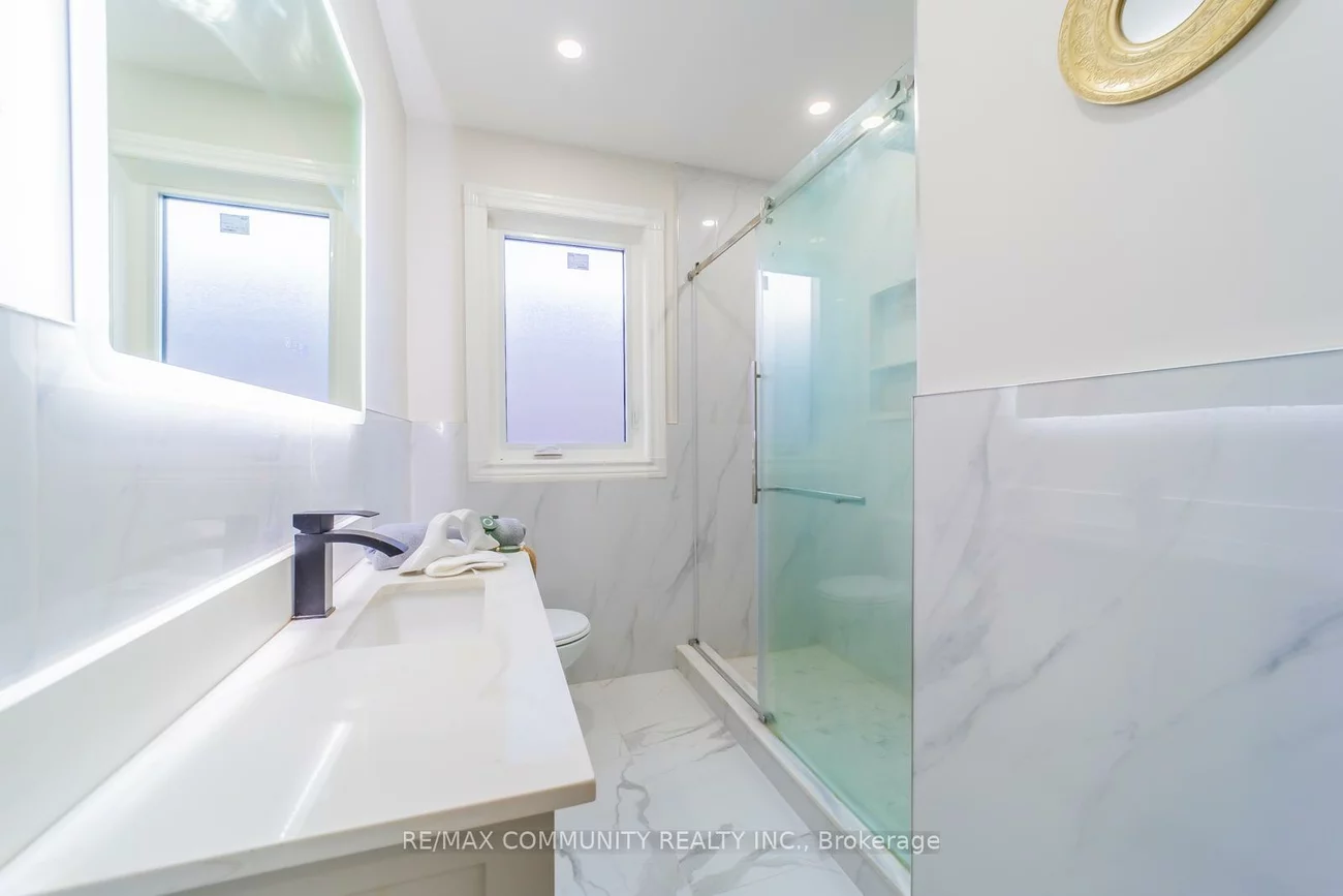 45, Barrymore, Bendale, Toronto