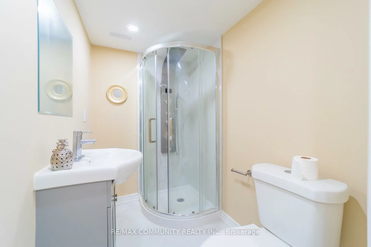 45, Barrymore, Bendale, Toronto