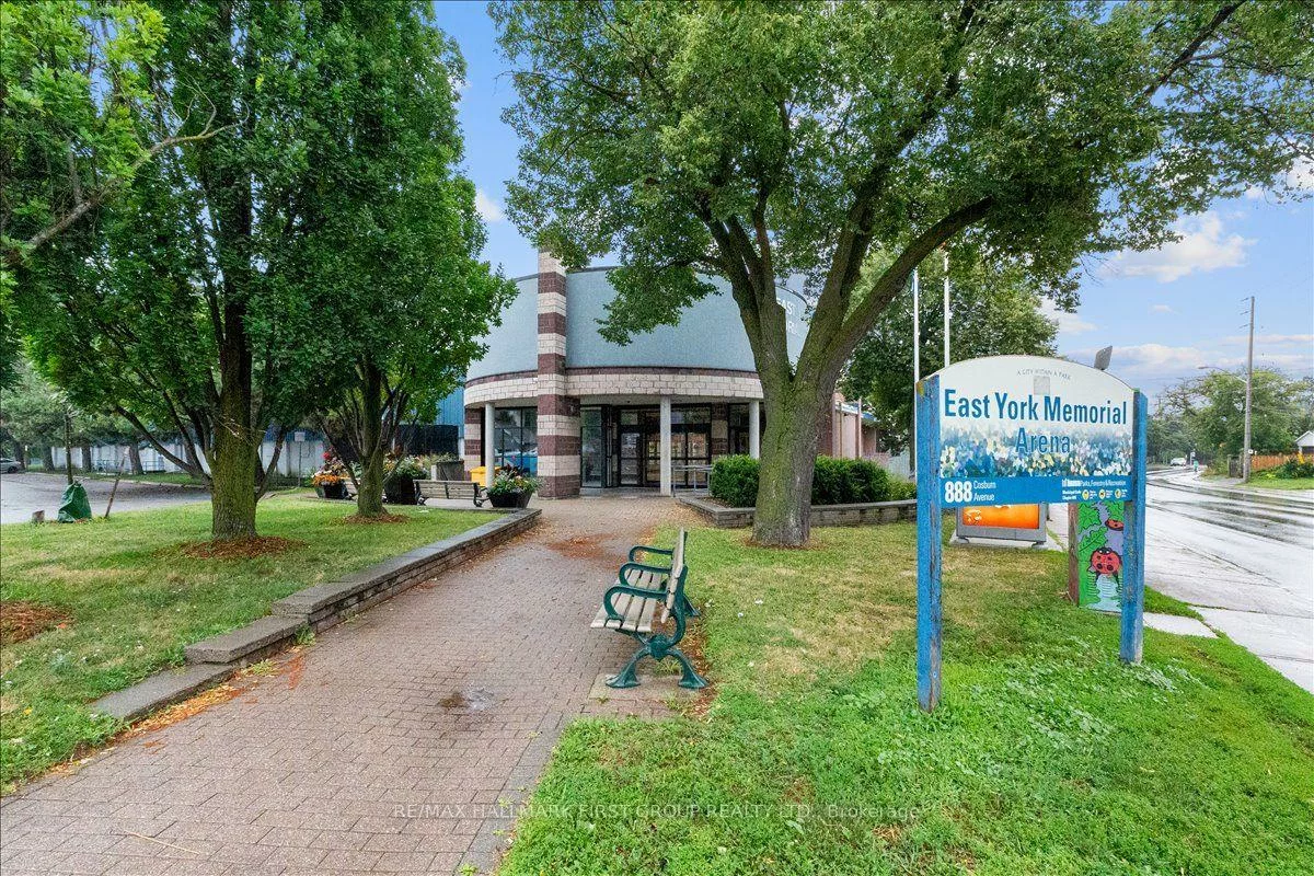 53F, Dentonia Park, Crescent Town, Toronto