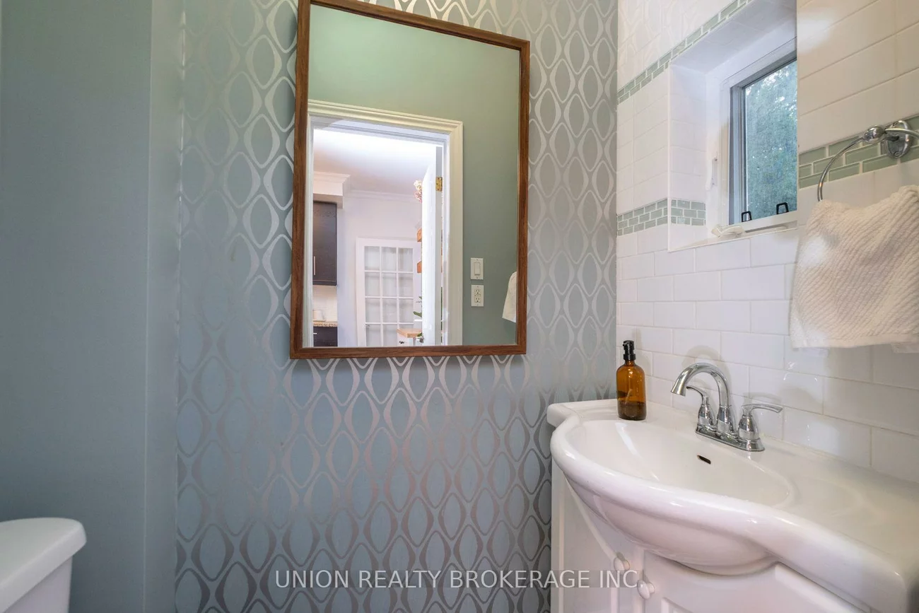 339, Kingston, The Beaches, Toronto