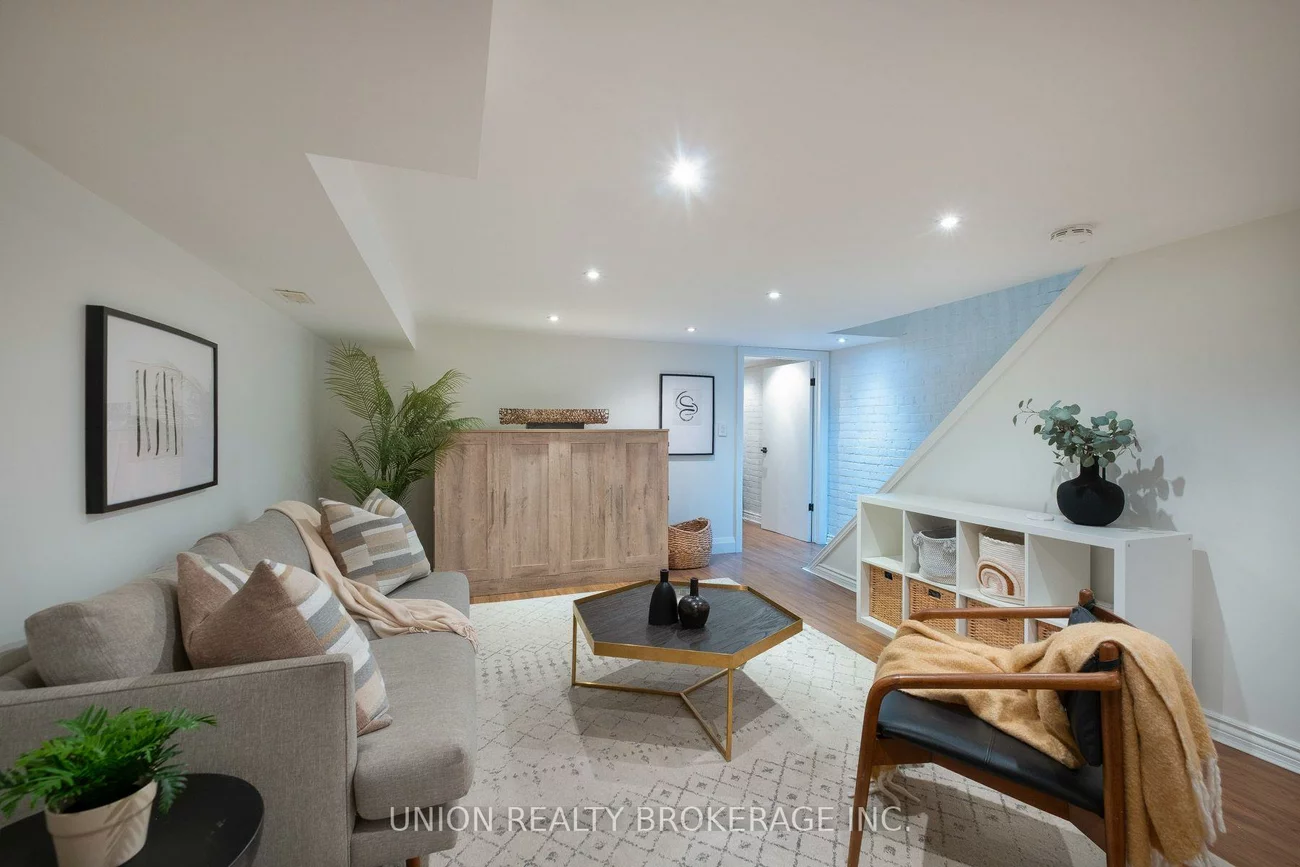 339, Kingston, The Beaches, Toronto