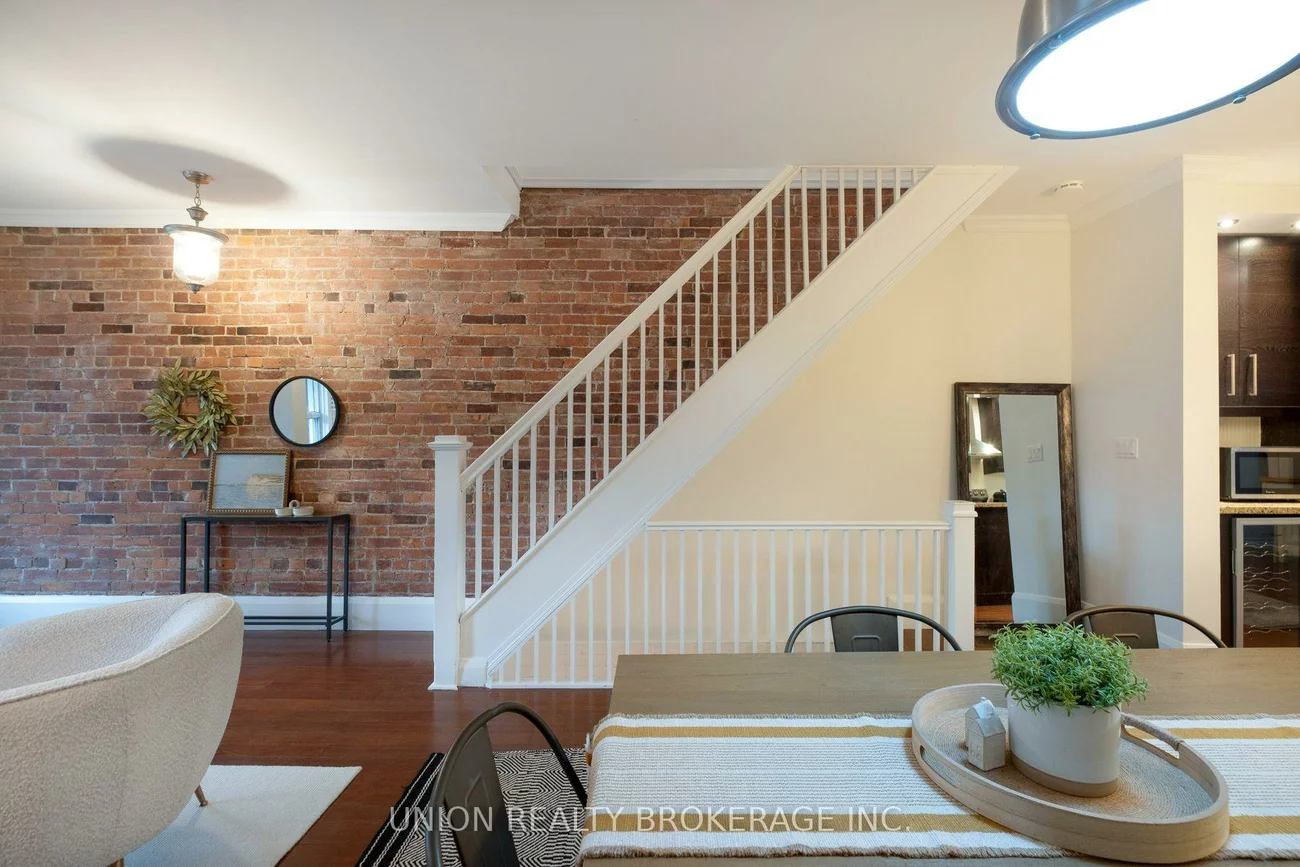 339, Kingston, The Beaches, Toronto