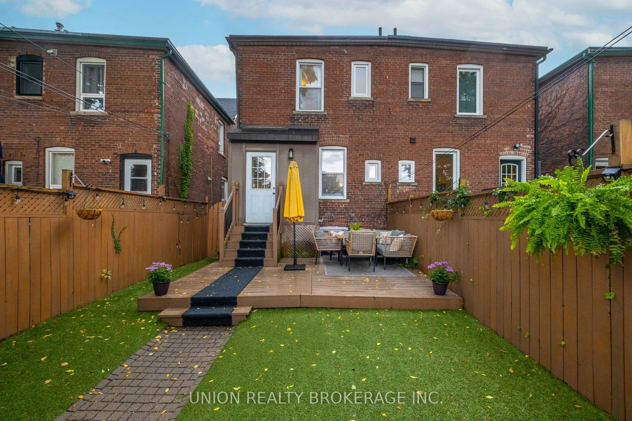 339, Kingston, The Beaches, Toronto