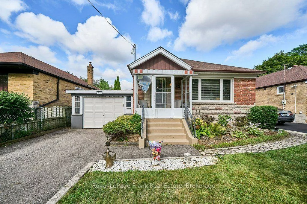 55, Leahann, Dorset Park, Toronto