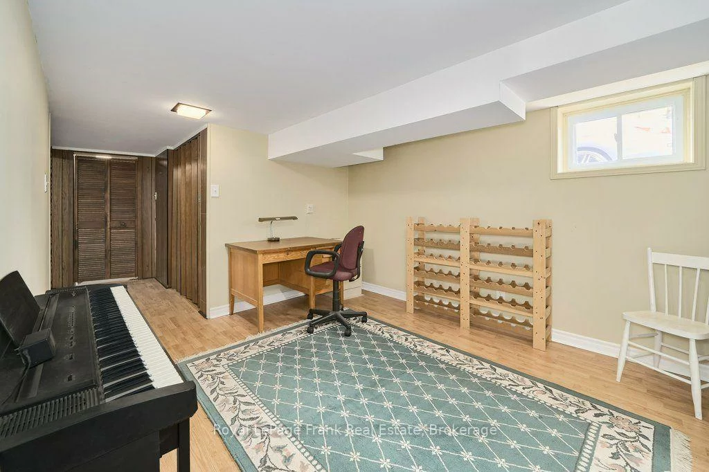 55, Leahann, Dorset Park, Toronto