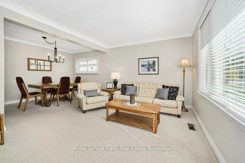 55, Leahann, Dorset Park, Toronto