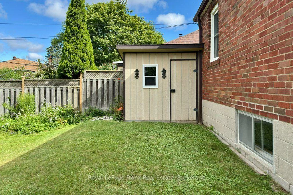55, Leahann, Dorset Park, Toronto