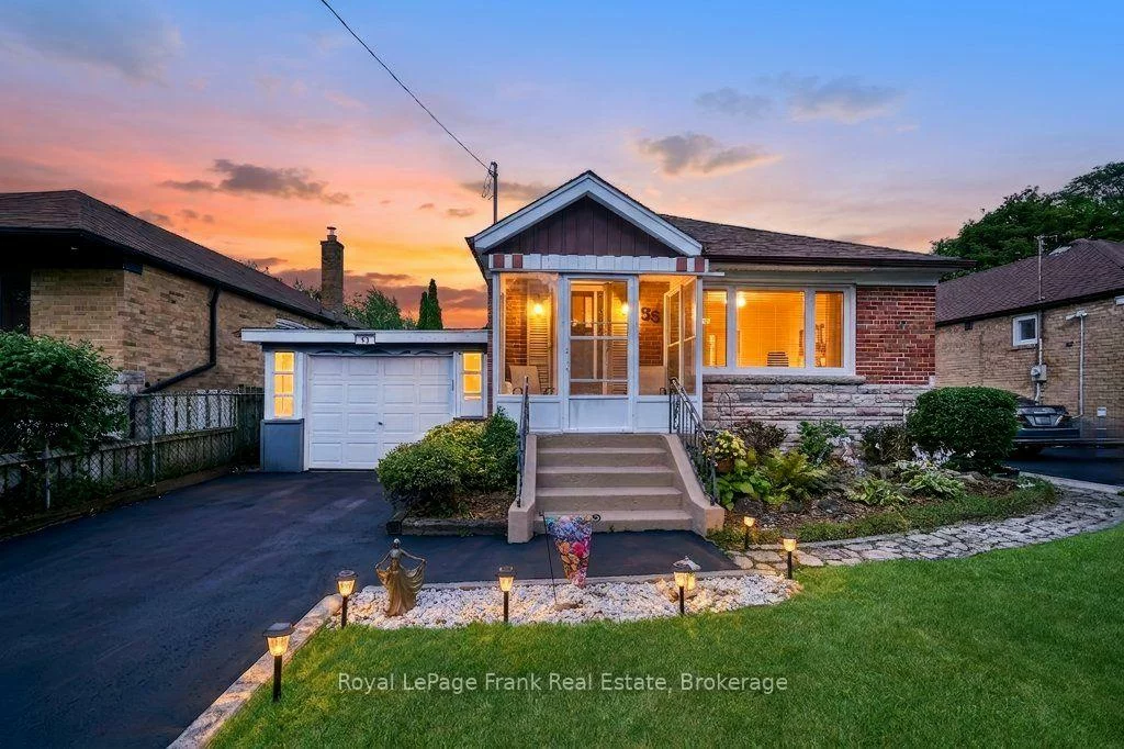 55, Leahann, Dorset Park, Toronto