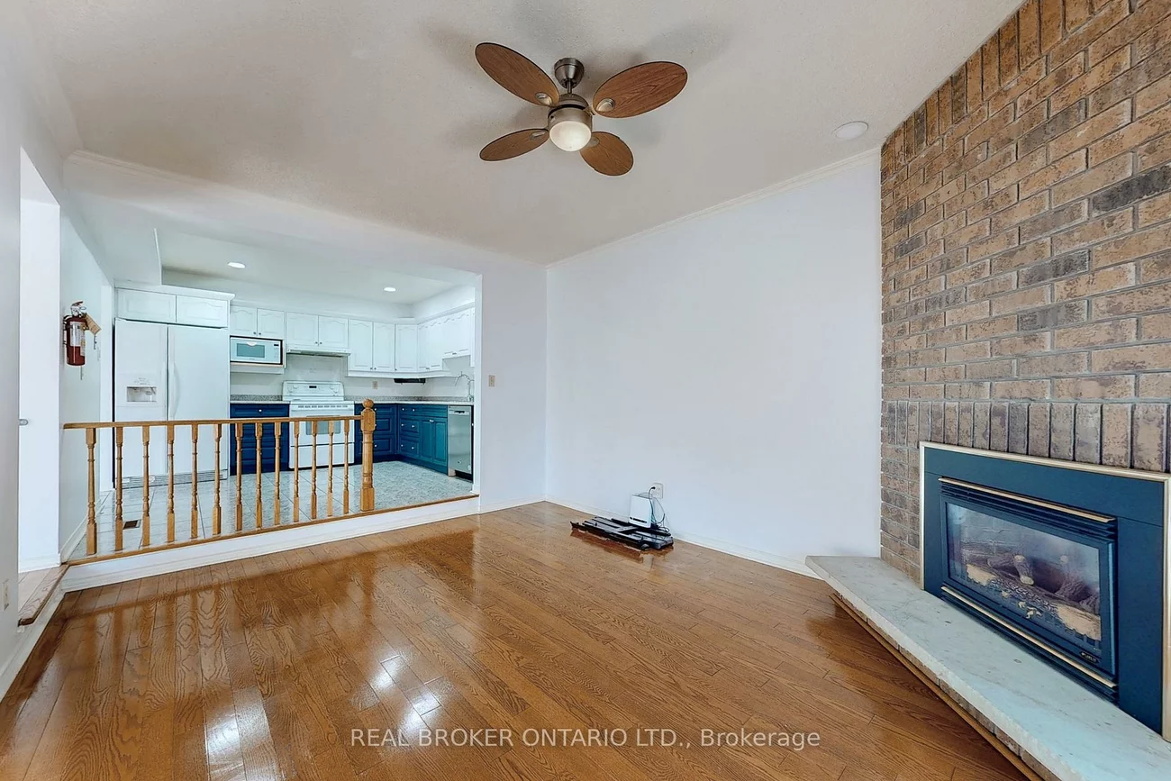 1, Baronial, Rouge E10, Toronto