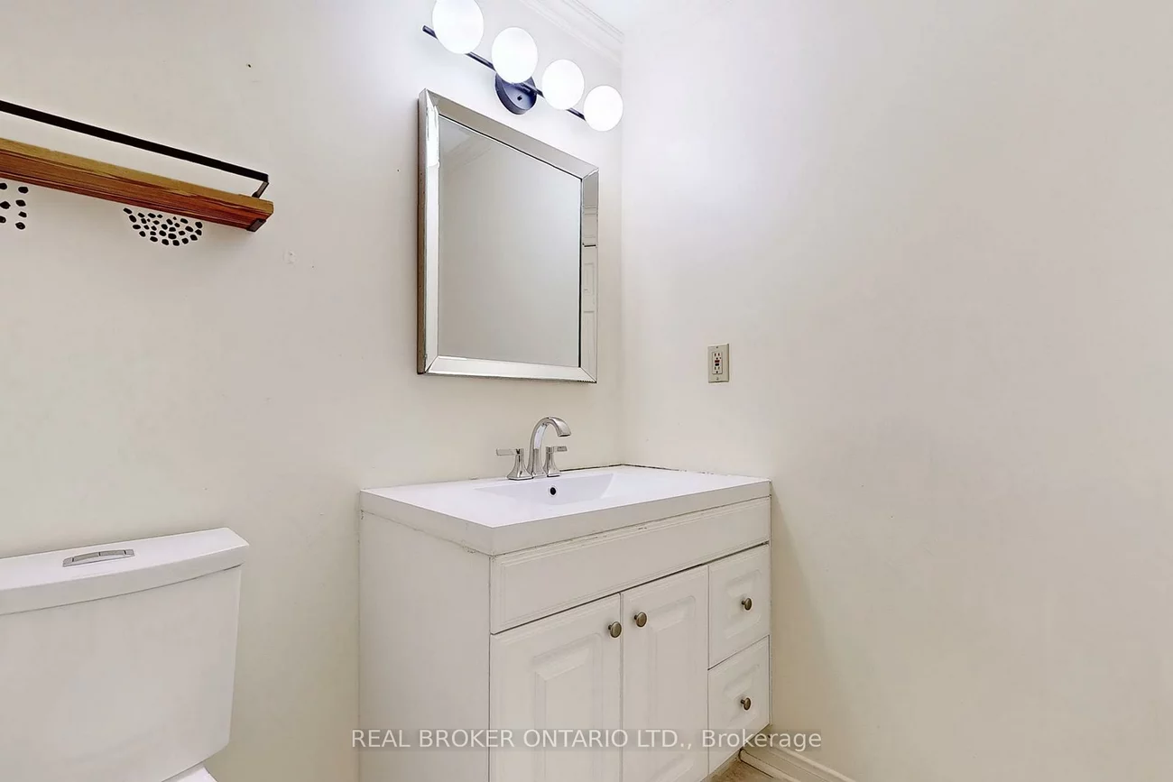 1, Baronial, Rouge E10, Toronto