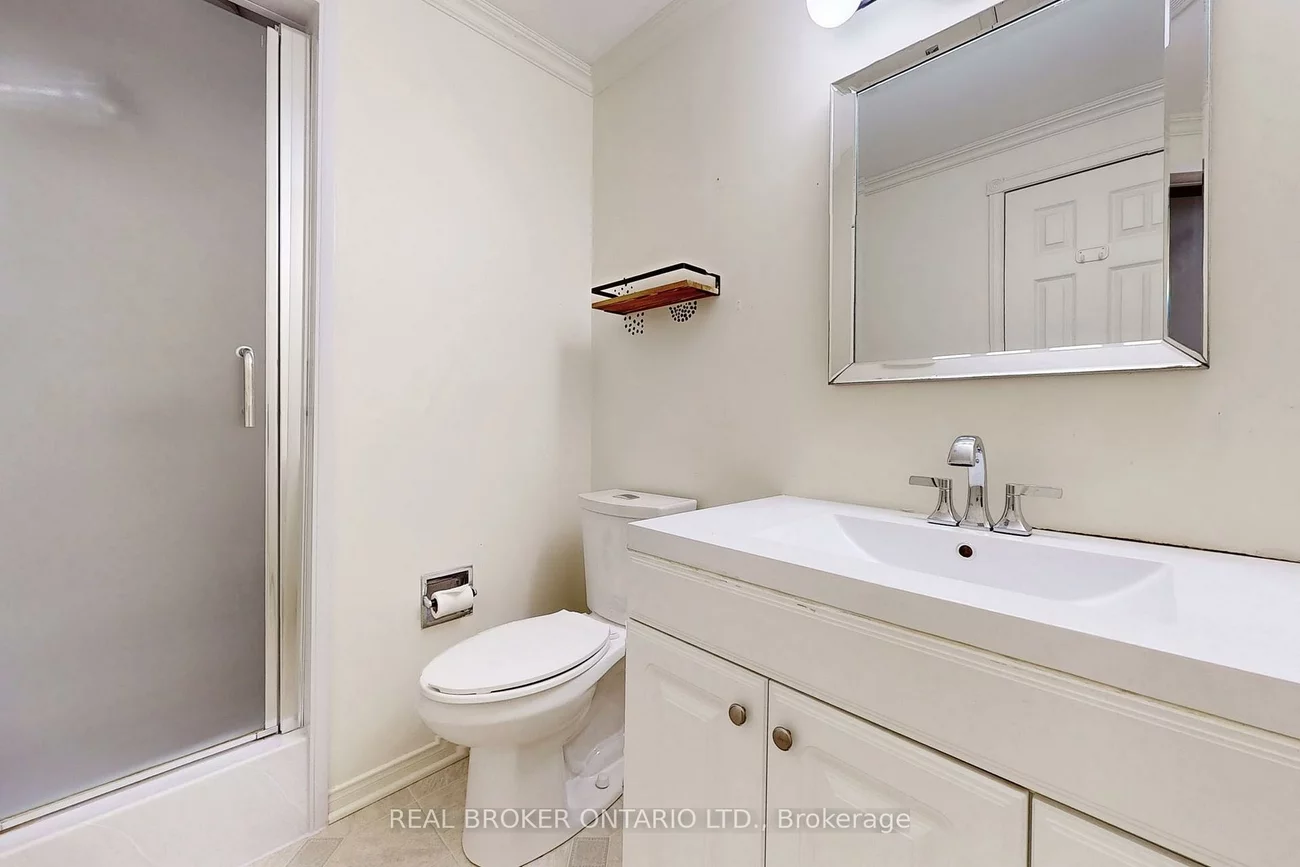 1, Baronial, Rouge E10, Toronto