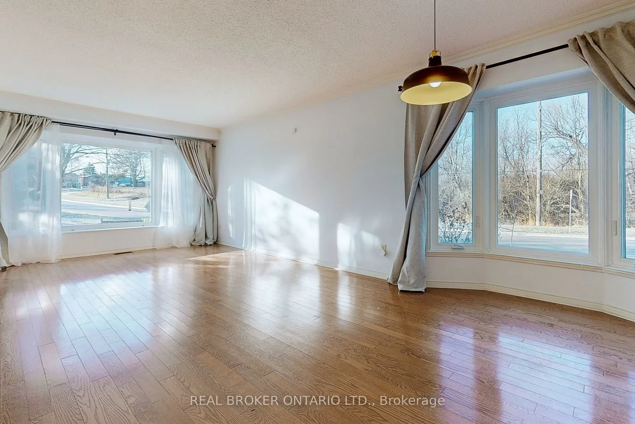 1, Baronial, Rouge E10, Toronto