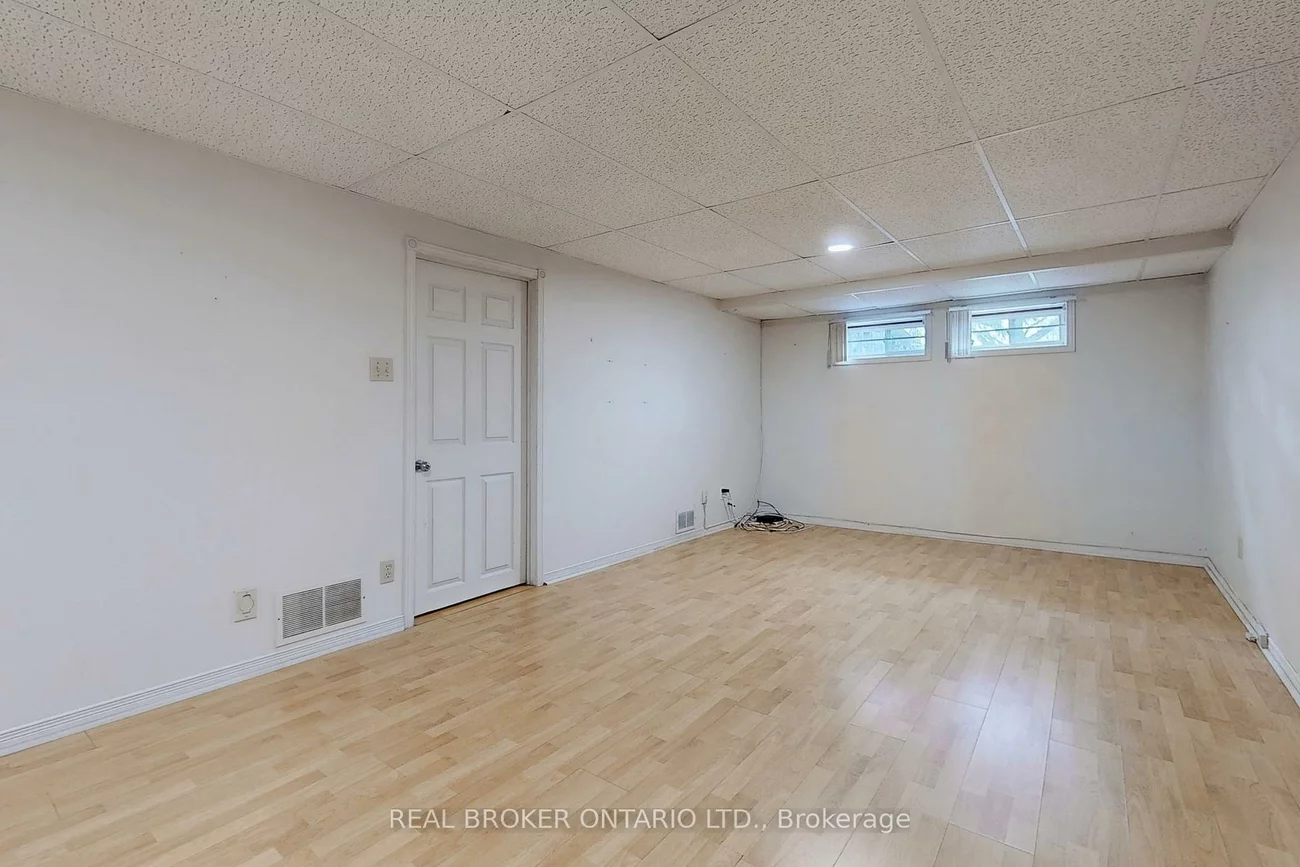 1, Baronial, Rouge E10, Toronto