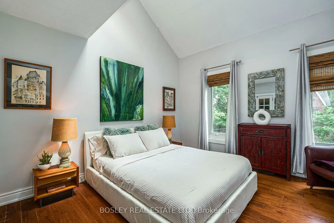 16, Blong, South Riverdale, Toronto