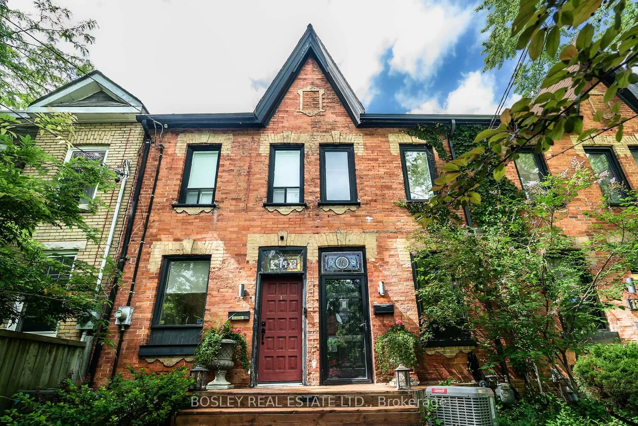 16, Blong, South Riverdale, Toronto