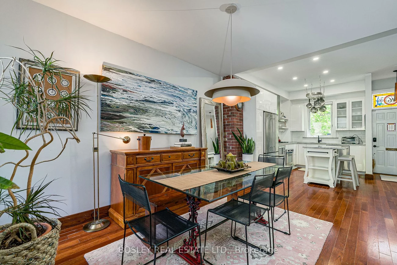 16, Blong, South Riverdale, Toronto
