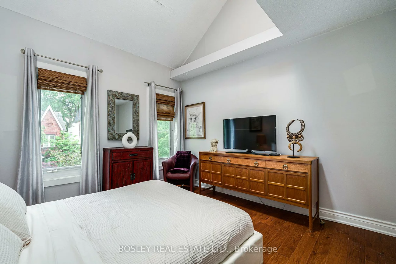 16, Blong, South Riverdale, Toronto