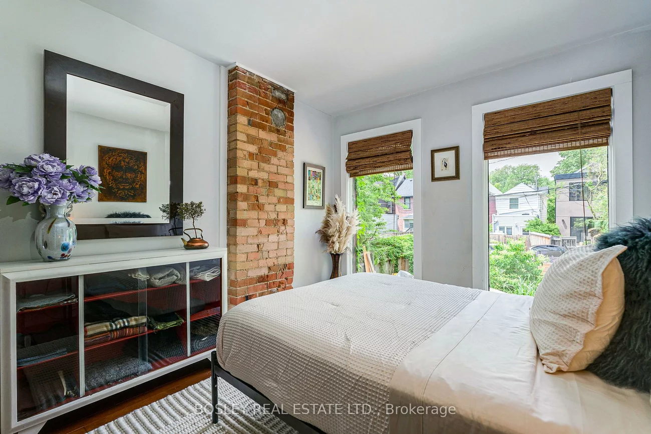 16, Blong, South Riverdale, Toronto