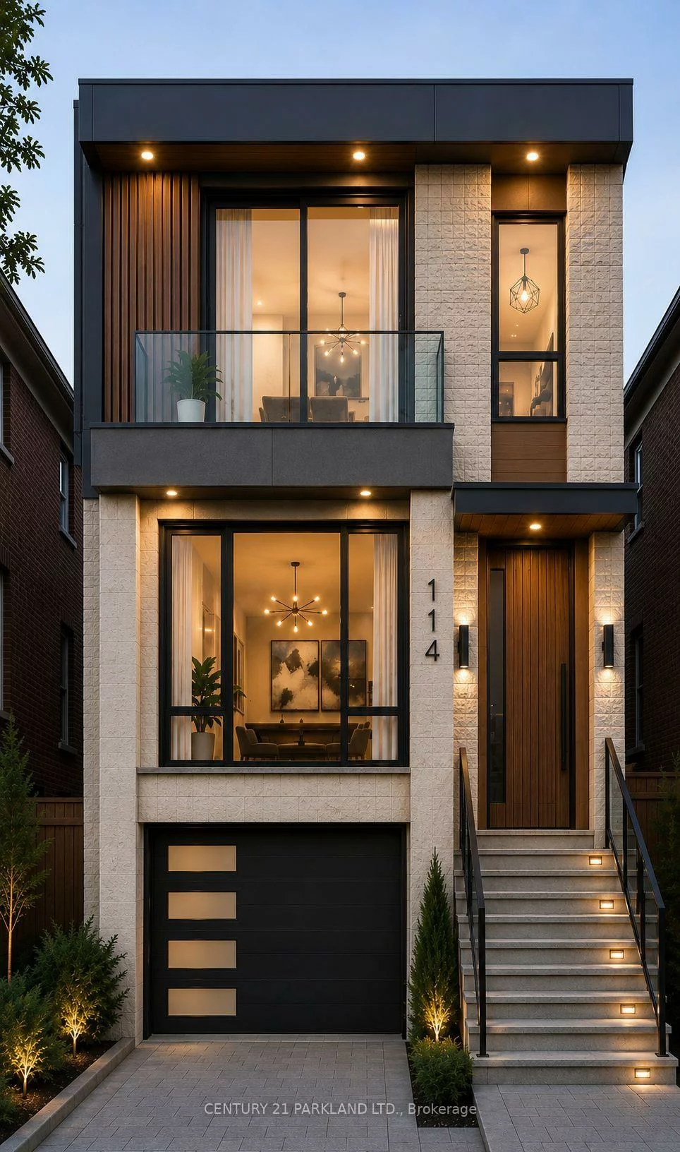 114, Eaton, Danforth, Toronto