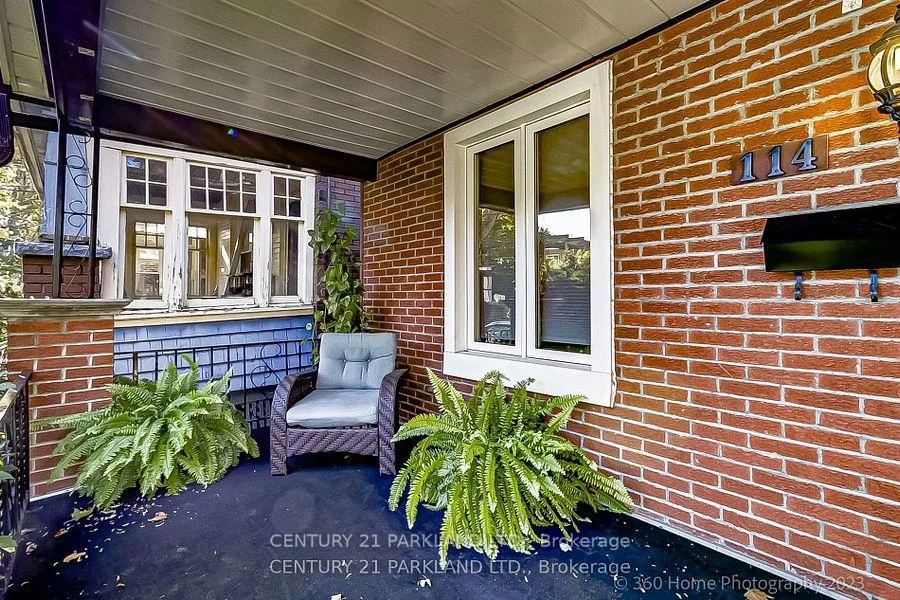 114, Eaton, Danforth, Toronto