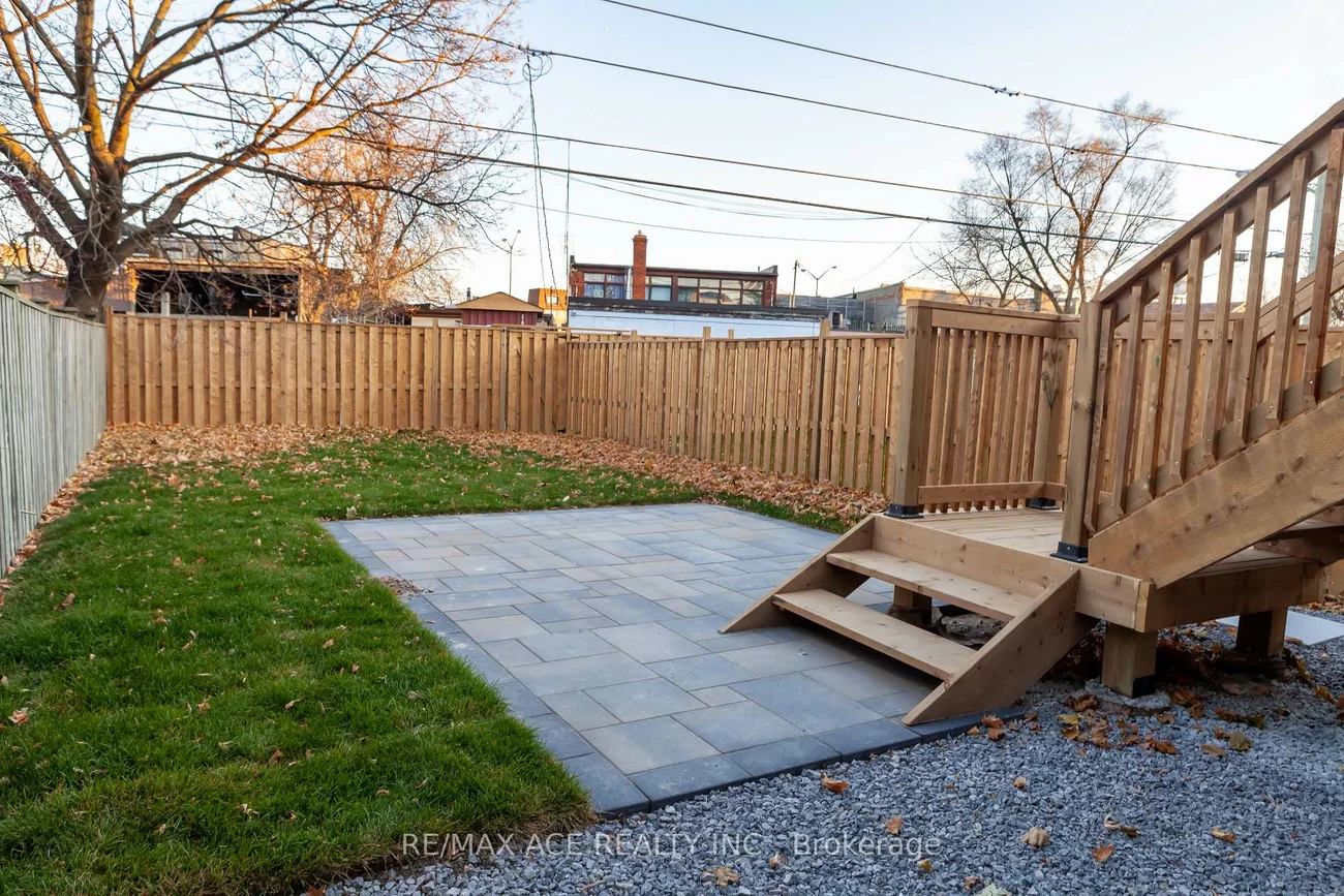 229B, Mcintosh, Birchcliffe-Cliffside, Toronto