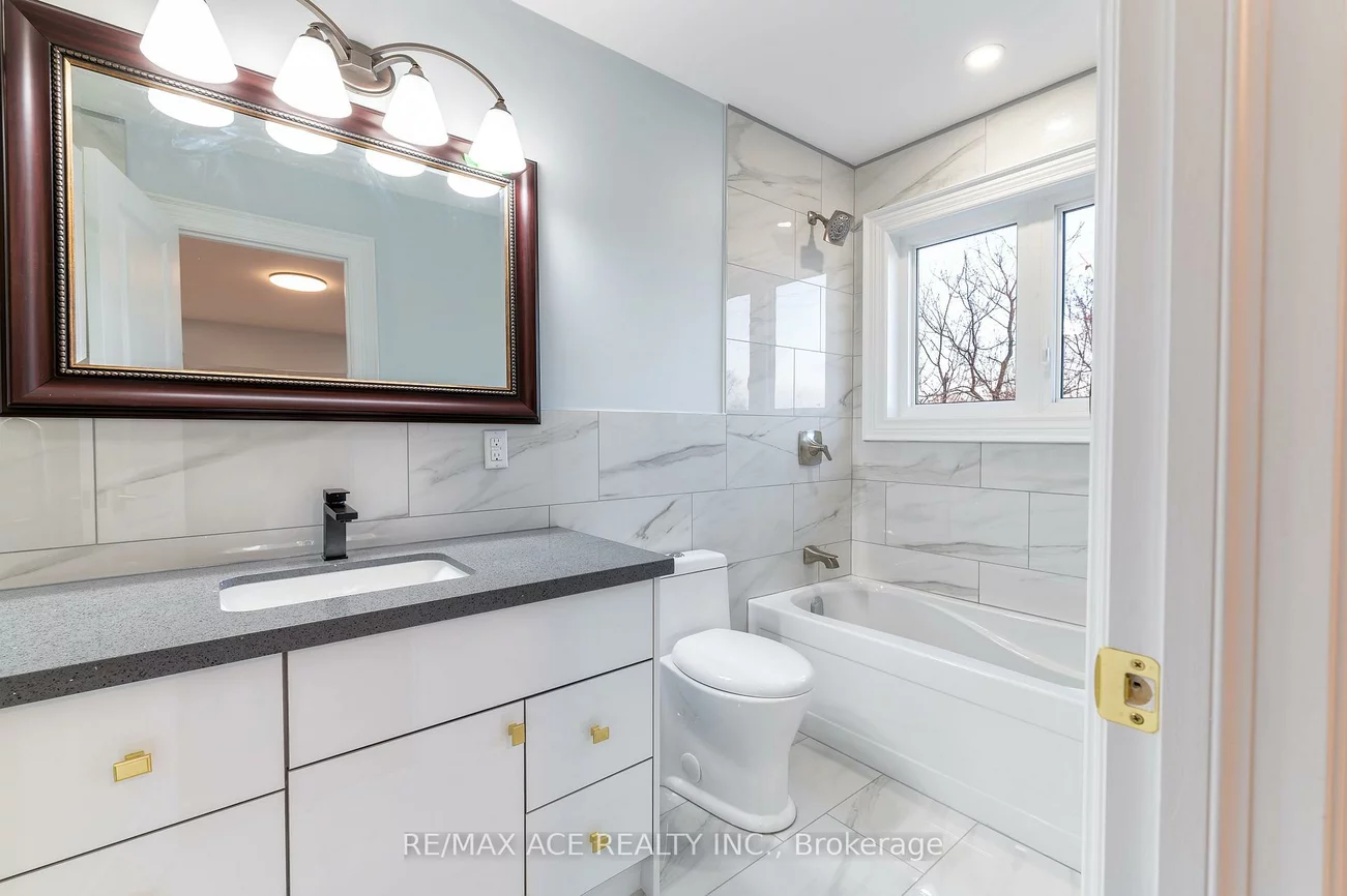229B, Mcintosh, Birchcliffe-Cliffside, Toronto