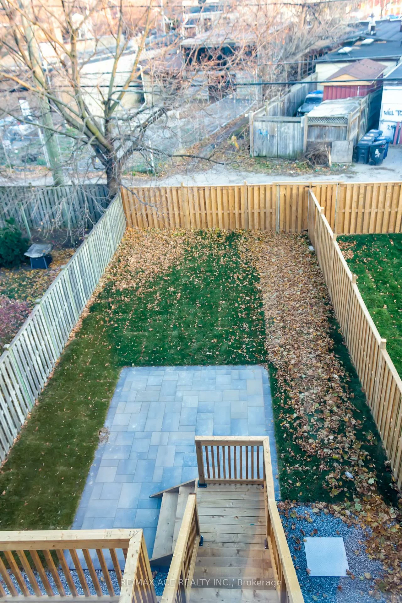 229B, Mcintosh, Birchcliffe-Cliffside, Toronto