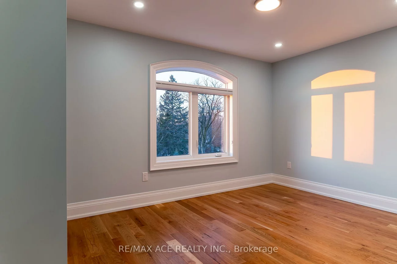 229B, Mcintosh, Birchcliffe-Cliffside, Toronto