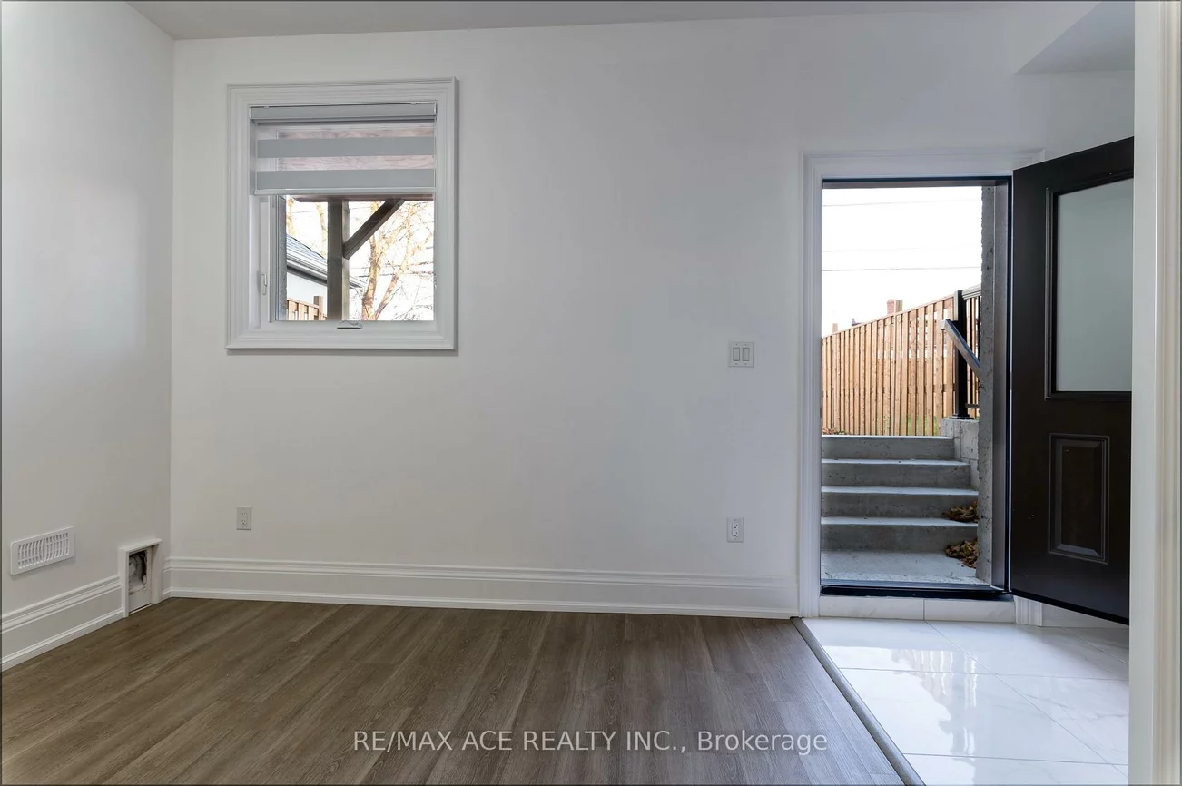 229B, Mcintosh, Birchcliffe-Cliffside, Toronto
