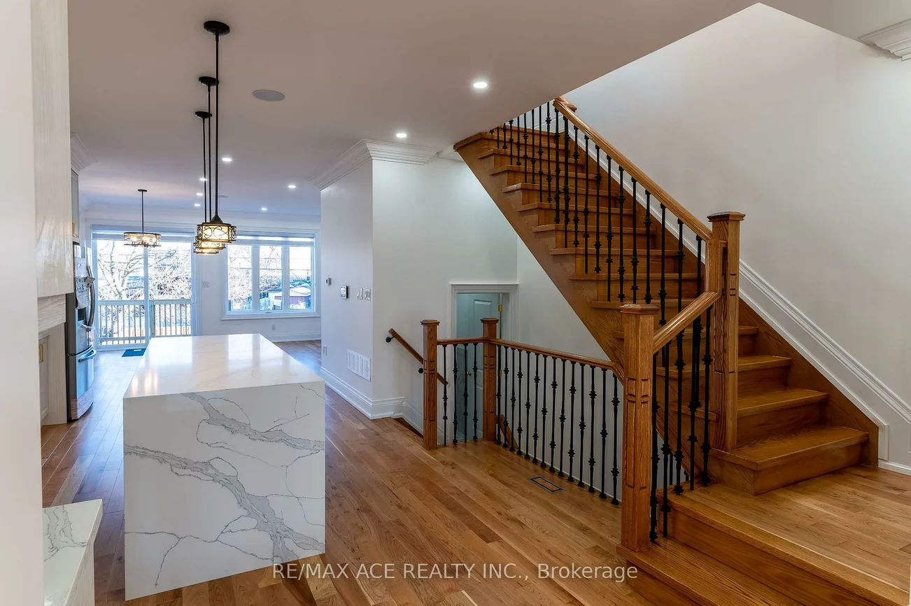 229B, Mcintosh, Birchcliffe-Cliffside, Toronto