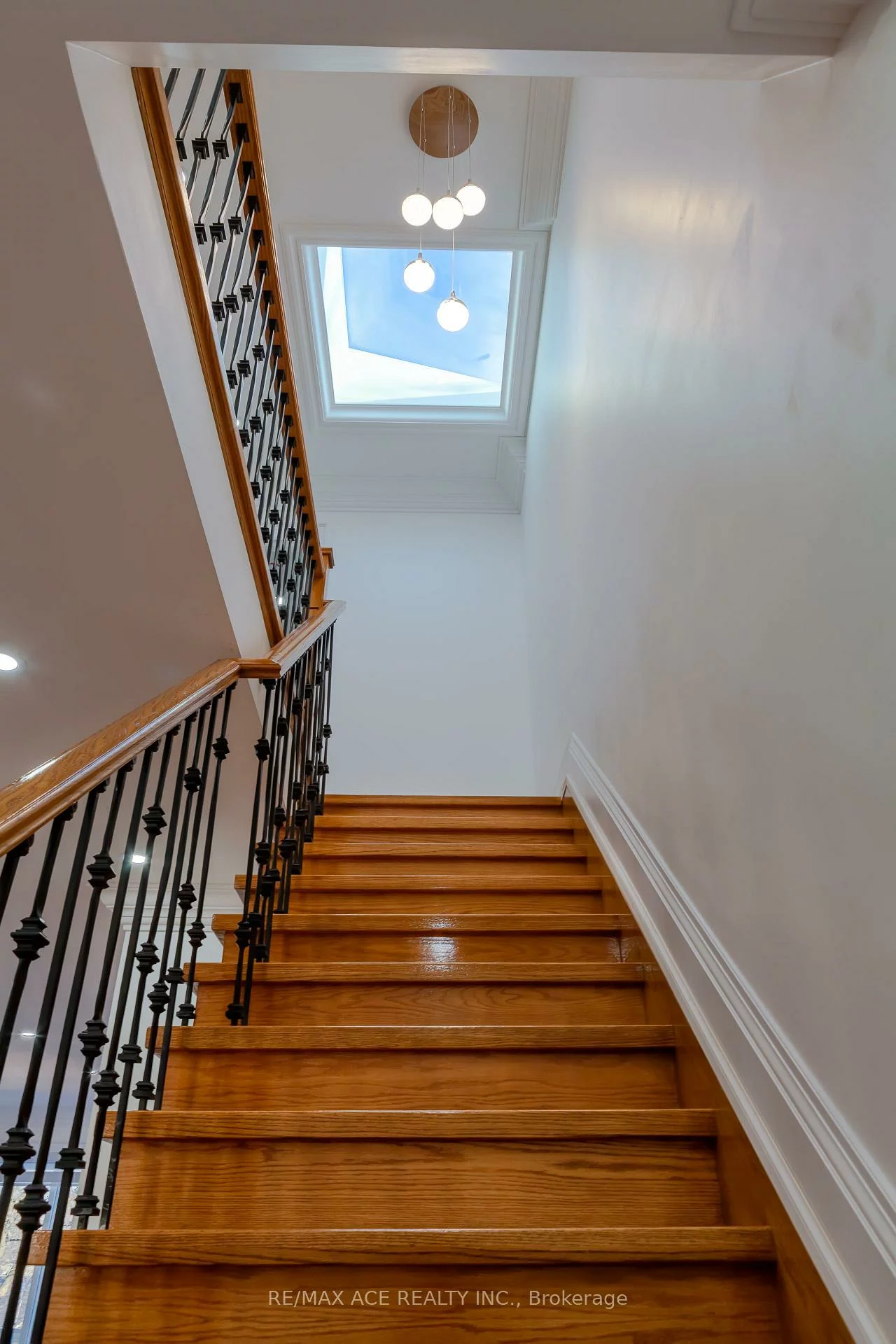 229B, Mcintosh, Birchcliffe-Cliffside, Toronto