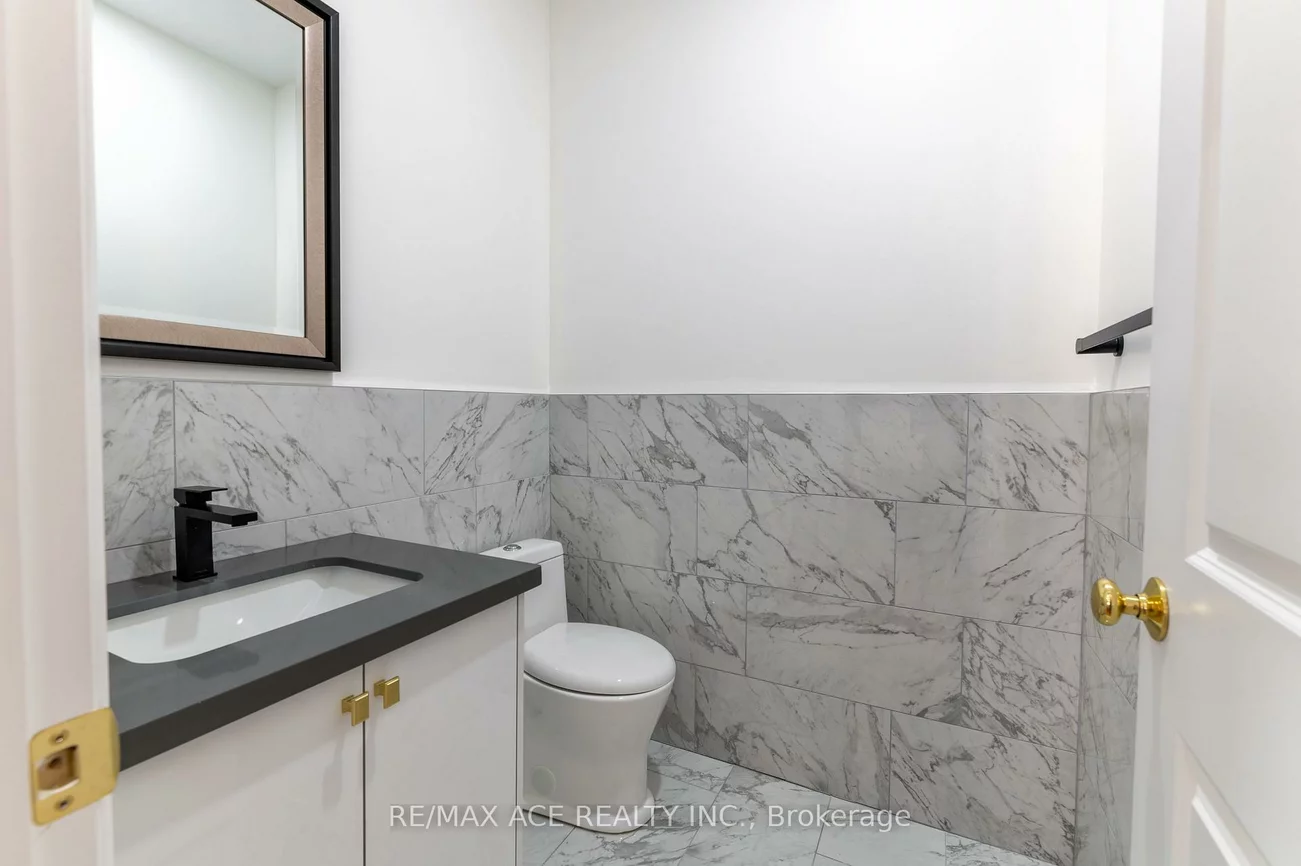 229B, Mcintosh, Birchcliffe-Cliffside, Toronto