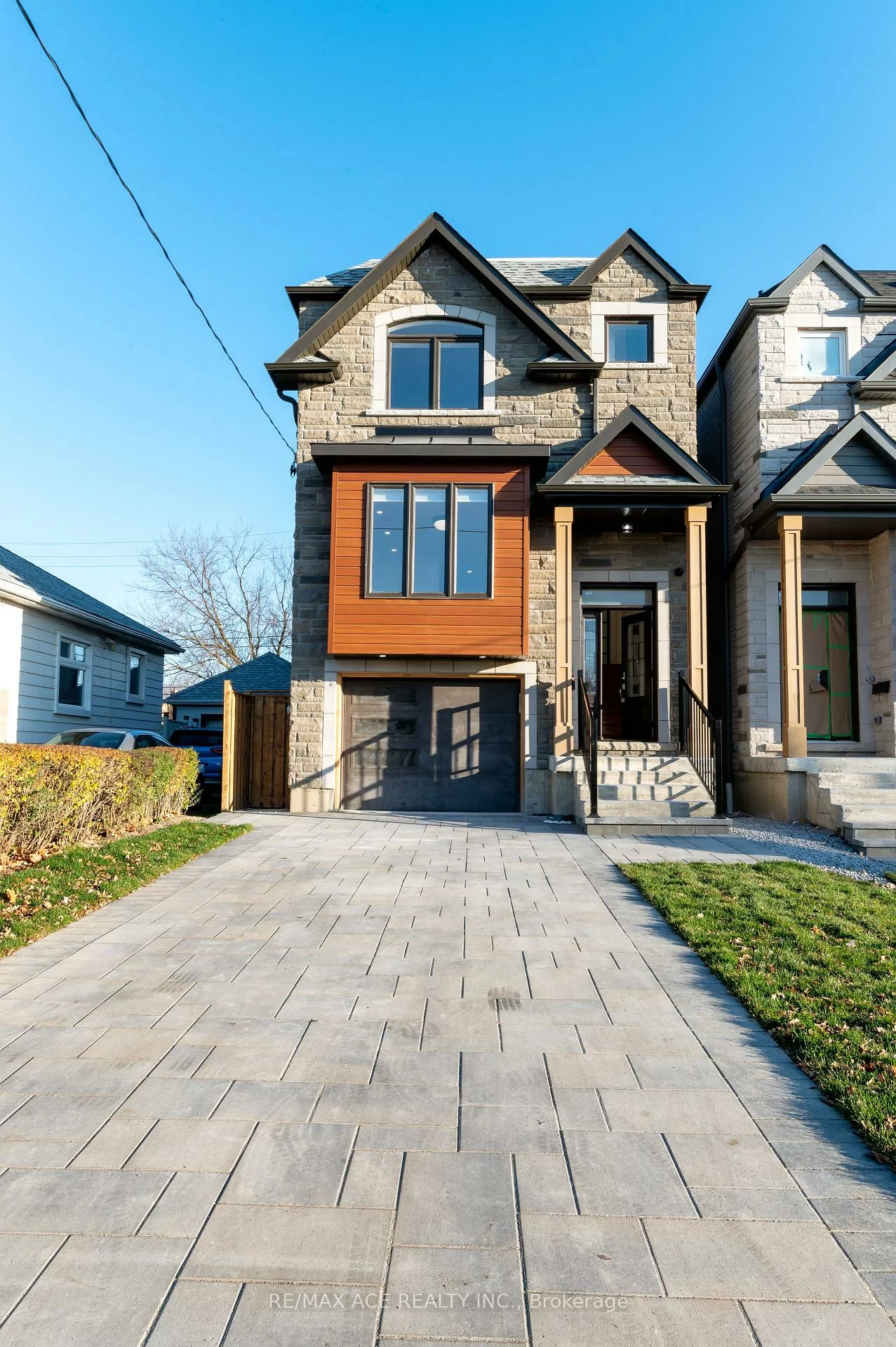 229B, Mcintosh, Birchcliffe-Cliffside, Toronto