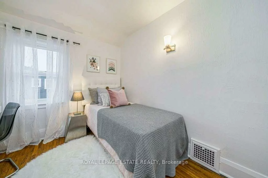 212, Lawlor, East End-Danforth, Toronto