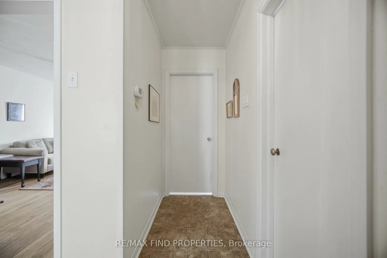 36, Pinegrove, Birchcliffe-Cliffside, Toronto