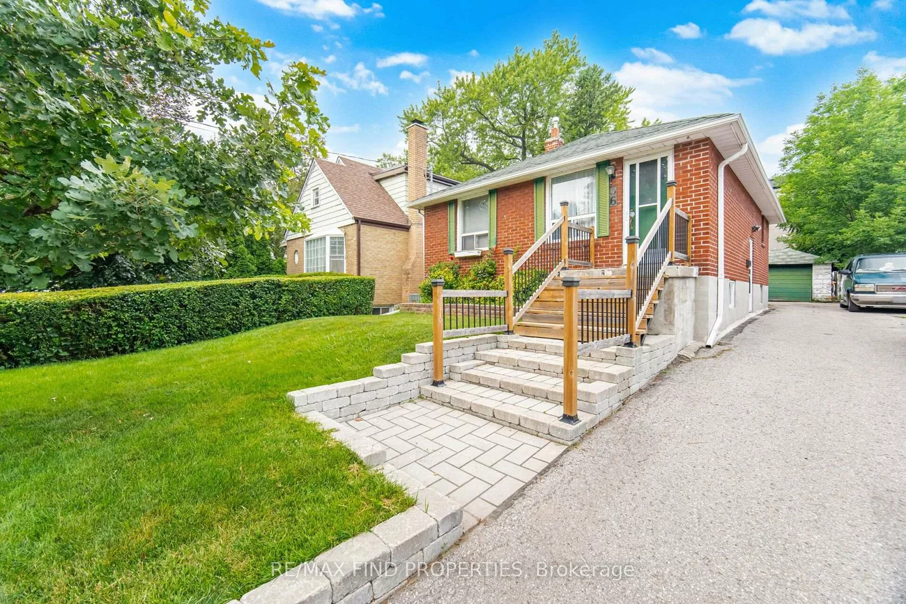 36, Pinegrove, Birchcliffe-Cliffside, Toronto