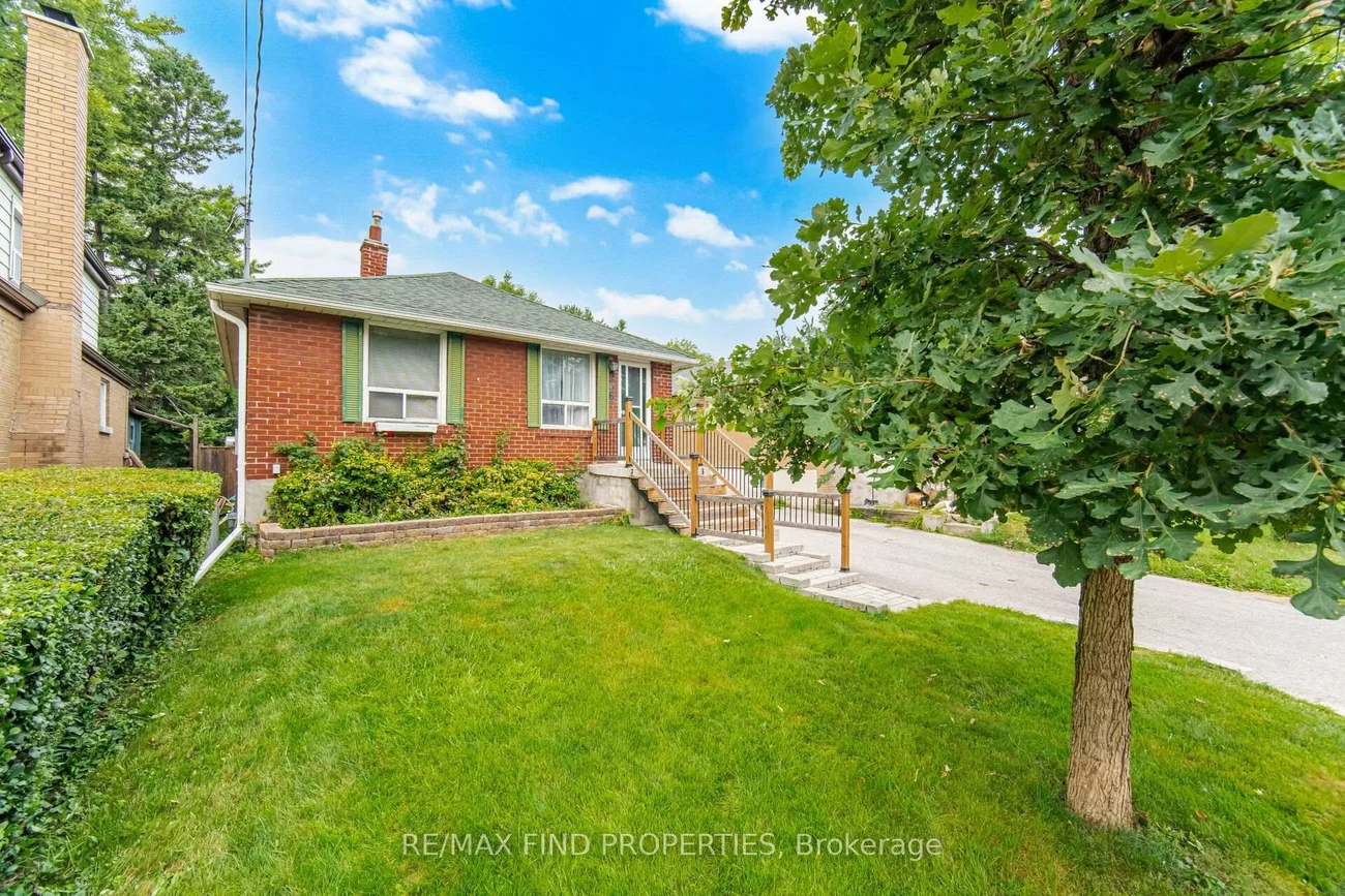36, Pinegrove, Birchcliffe-Cliffside, Toronto
