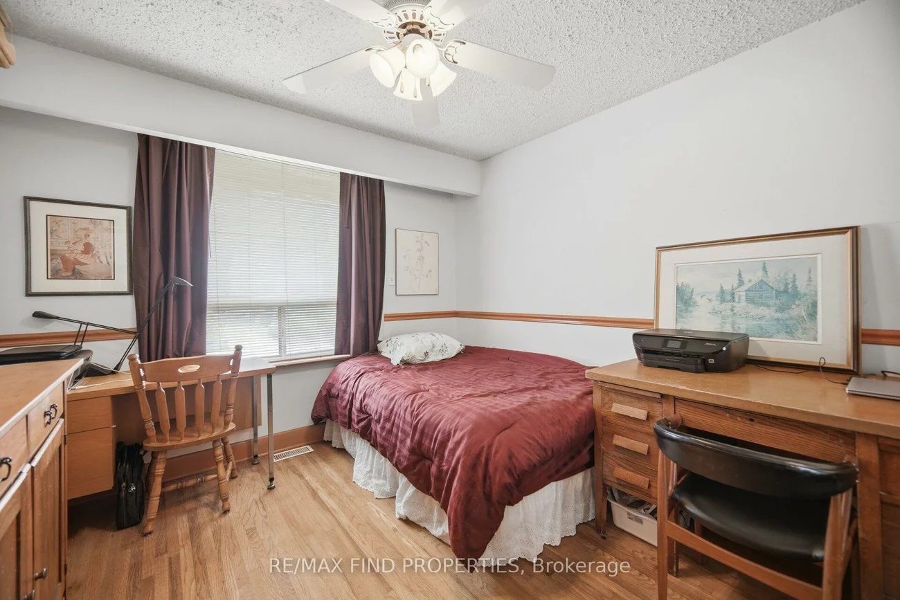 36, Pinegrove, Birchcliffe-Cliffside, Toronto
