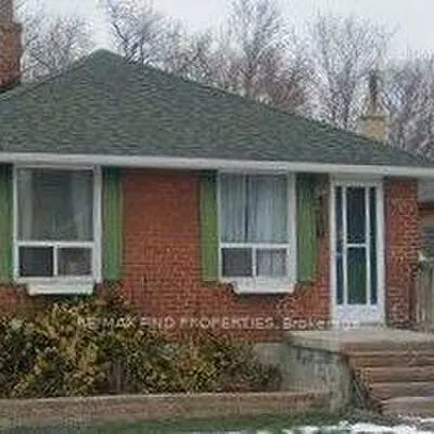 36, Pinegrove, Birchcliffe-Cliffside, Toronto