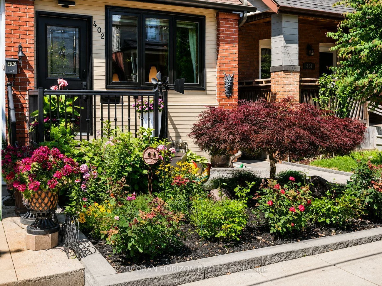 402, Rhodes, Greenwood-Coxwell, Toronto