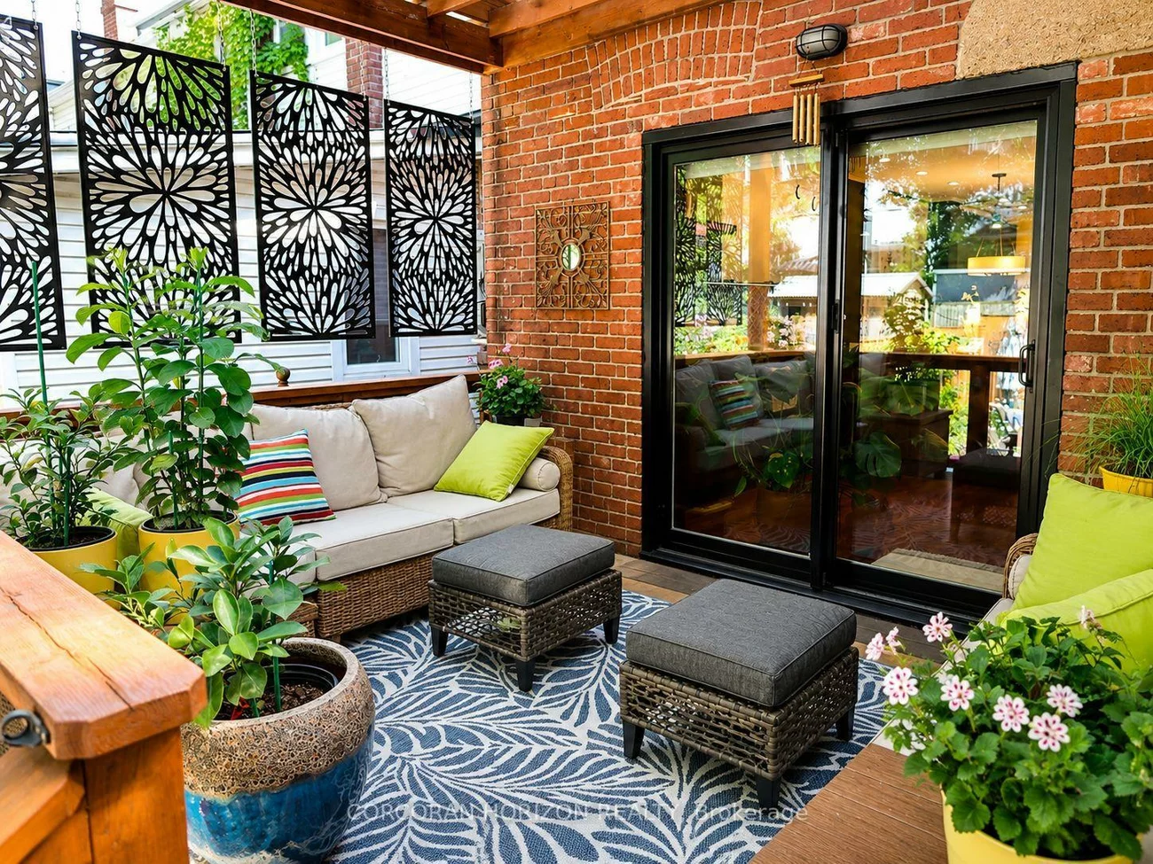 402, Rhodes, Greenwood-Coxwell, Toronto