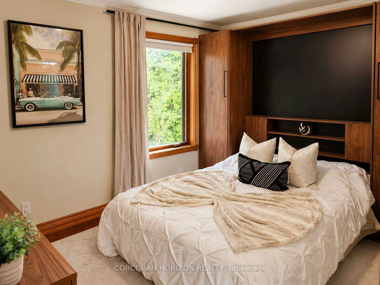 402, Rhodes, Greenwood-Coxwell, Toronto