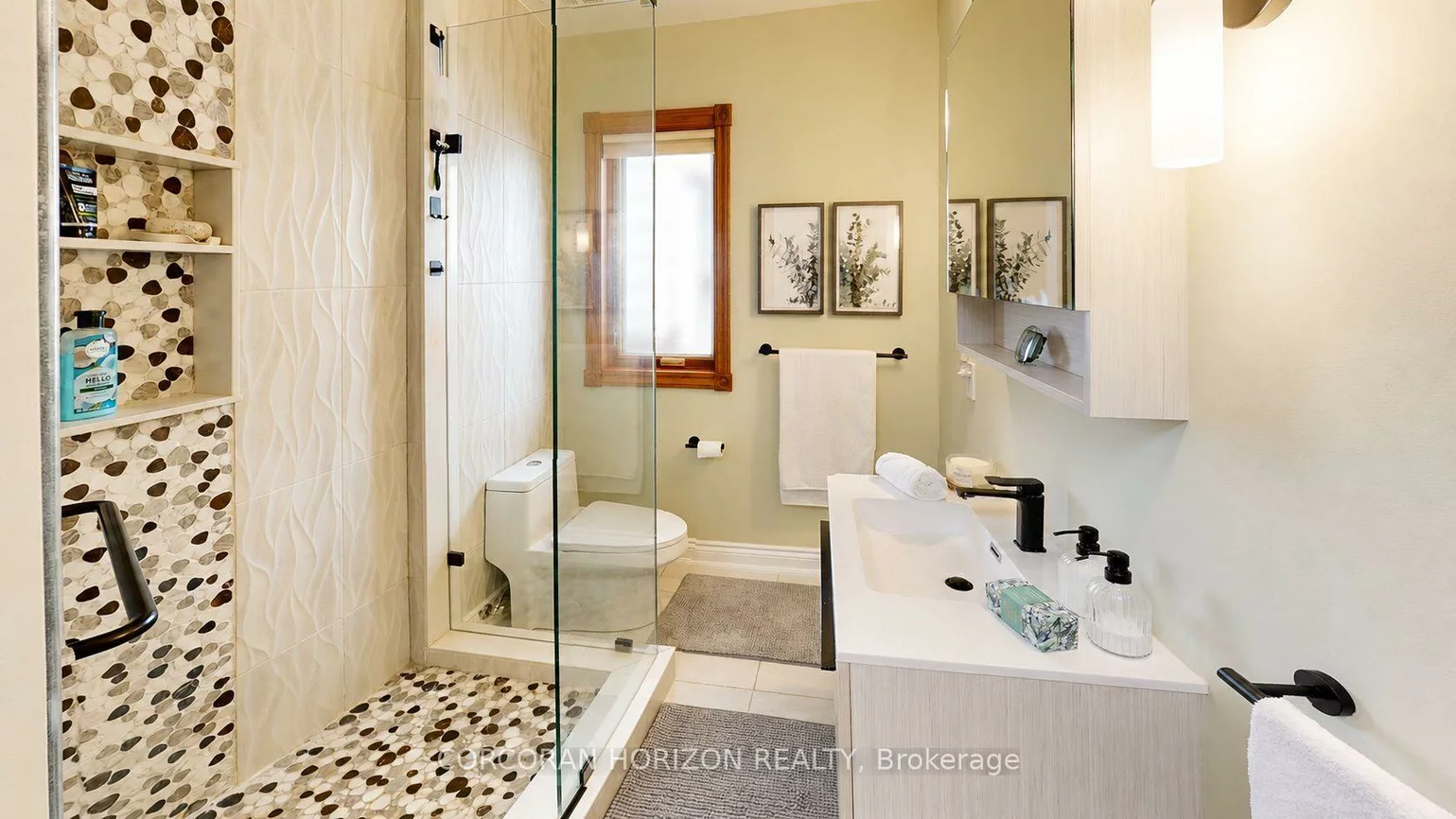 402, Rhodes, Greenwood-Coxwell, Toronto
